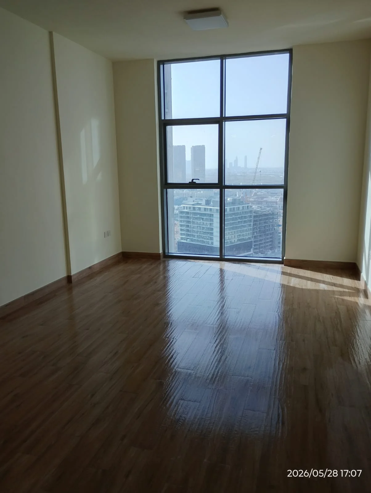 Clean empty apartment prepared for move-in or move-out in Dubai — supporting project view 2
